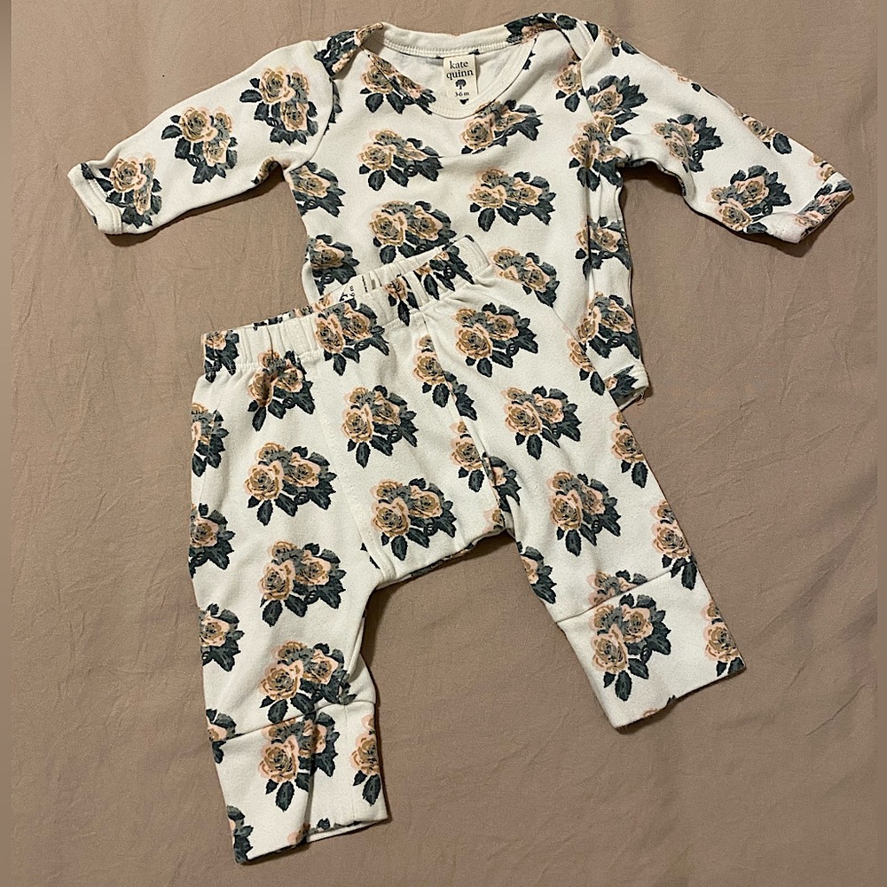 *Gone on 2/1!* Like new Kate Quinn set, size 3-6 month